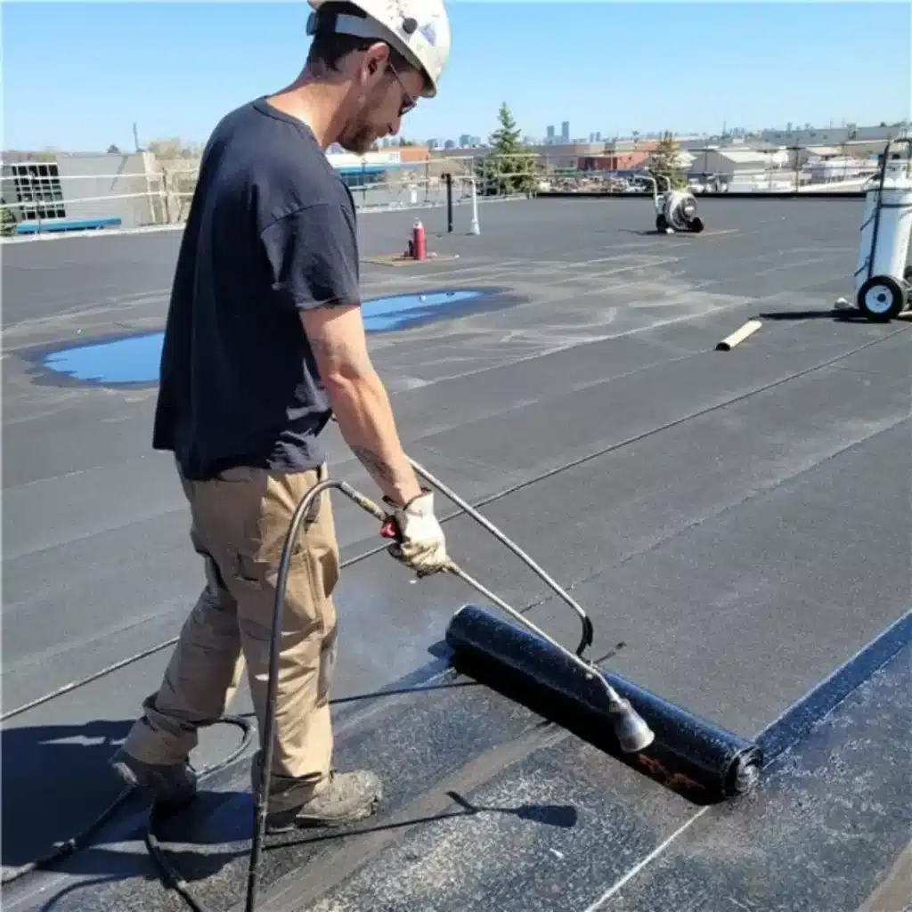 Réparation et étanchéité de toiture plate en EPDM
